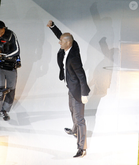 Zinédine Zidane fête la victoire en Ligue des champions au stade Bernabeu à Madrid en Espagne le 25 mai 2014. 