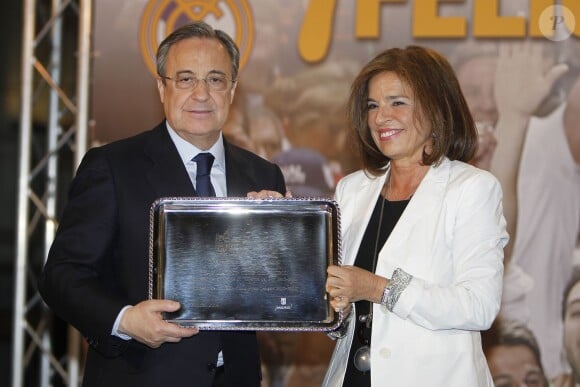 Florentino Perez (président du Real Madrid), le maire de Madrid, Ana Botella - Le maire de Madrid reçoit les joueurs du Real de Madrid à la mairie le 25 mai 2014 après leur victoire en Ligue des champions. 