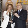 Florentino Perez (président du Real Madrid), le maire de Madrid, Ana Botella - Le maire de Madrid reçoit les joueurs du Real de Madrid à la mairie le 25 mai 2014 après leur victoire en Ligue des champions. 