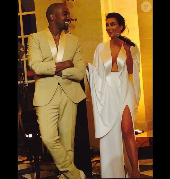 Kanye West et Kim Kardashian lors de leur dîner pré-mariage au château de Versailles. Le 23 mai 2014.