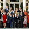 Photo de groupe aux fiançailles du prince Amedeo de Belgique, fils de la princesse Astrid et du prince Lorenz, et de sa compagne Elisabetta Maria Rosboch von Wolkenstein, célébrées le 16 février 2014 à la résidence Schonenberg, à Bruxelles.