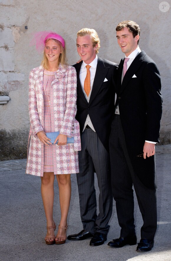 Le prince Amedeo de Belgique (dte) avec sa soeur la princesse Maria Laura et son frère le prince Joachim lors du mariage du prince Félix de Luxembourg et Claire Lademacher le 21 septembre 2013 à Saint-Maximin-la-Sainte-Baume.