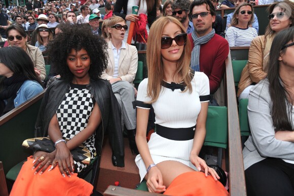 Inna Modja et Zahia Dehar au tournoi de Roland-Garros à Paris, le 1er juin 2014.