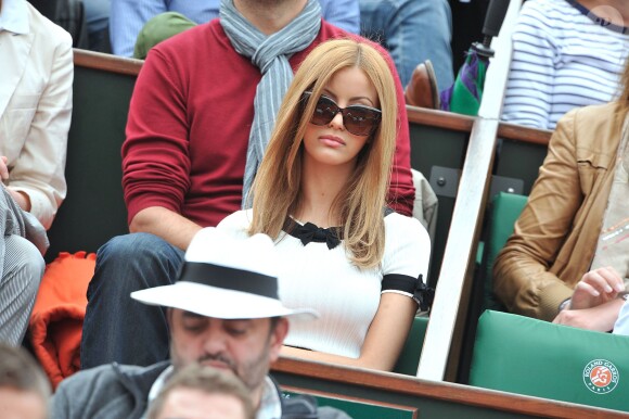 Zahia Dehar au tournoi de Roland-Garros à Paris, le 1er juin 2014.