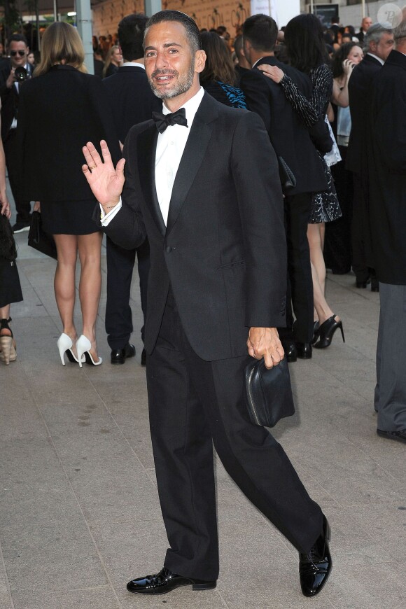 Marc Jacobs arrive à l'Alice Tully Hall, au Lincoln Center, pour assister aux CFDA Fashion Awards 2014. New York, le 2 juin 2014.