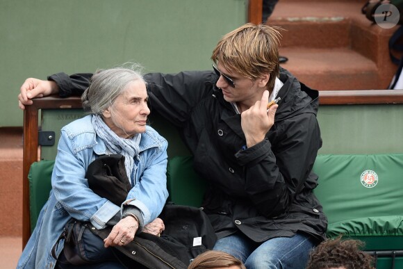 Stanislas Merhar et sa maman à Roland-Garros à Paris, le 3 juin 2014.
