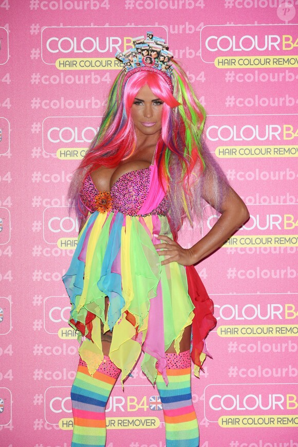 Katie Price, présentée comme la nouvelle ambassadrice de colourb4 à Londres. Le 4 juin 2014.