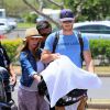 Jennifer Love Hewitt et Brian Hallisay avec leur fille Autumn à Hawaii, le 4 mai 2014.