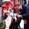 Le prince Harry a eu le bonheur de rencontrer la chèvre Shenkin, mascotte du Royal Welsh, lors de la projection anniversaire du film Zoulou sorti en 1964, le 10 juin 2014 à l'Odeon Leicester Square