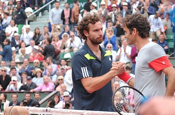 Ernest Gulbis vainqueur au 4ème tour de Roger Federer à Roland-Garros le 1er juin 2014. 