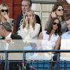 Pippa Middleton au Queens Club lors du match de tennis entre Grigor Dimitrov, boyfriend de Maria Sharapova (assise derrière elle), et James Ward lors du Aegon Championships, à Londres le 10 juin 2014.