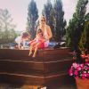 Mariah Carey en pleine séance de bain à remous avec ses enfants, le 6 juin 2014.