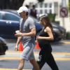 Mila Kunis (enceinte) et Ashton Kutcher se baladent dans les rues de Studio City, le 15 juin 2014.