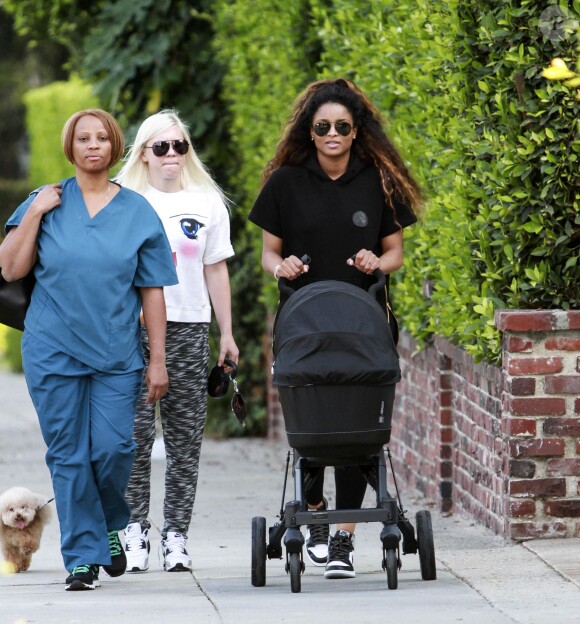 Ciara, de sortie avec son fils Future Zahir Wilburn, à Los Angeles, le 7 juin 2014.