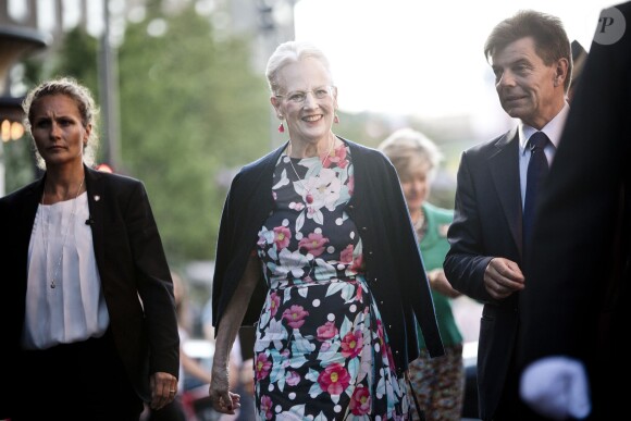 La reine Margrethe II de Danemark arrive à la première du ballet The Steadfast Tin Soldier à Tivoli, Copenhague, le 16 juin 2014, qu'elle a contribué à créer.