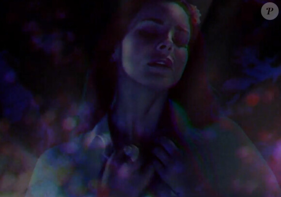 Lana Del Rey, créature mystérieuse dans le clip de "Shades of Cool", mis en ligne le 17 juin 2014.