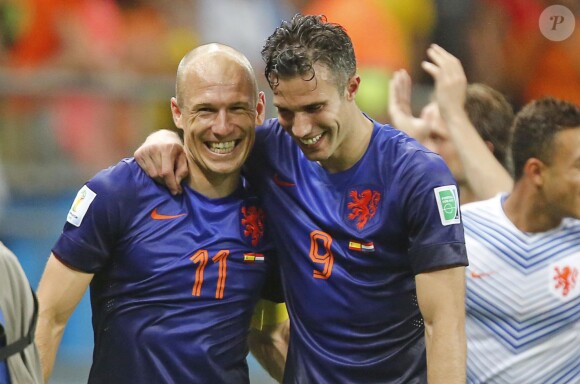 Arjen Robben et Robin van Persie lors du match contre l'Espagne le 13 juin 2014 à Salvador au Brésil.