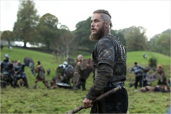 Ragnar Lodbrok (Travis Fimmel) dans la saison 2 de Vikings.