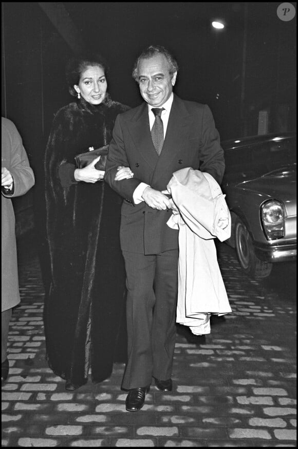 Maria Callas à la sortie d'un concert à Paris le 4 novembre 1975.