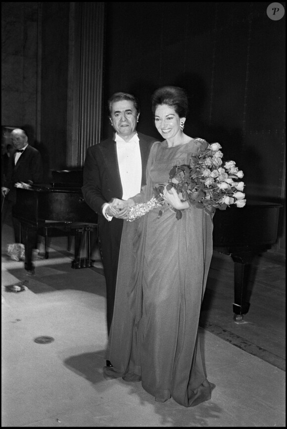 Maria Callas avec Giuseppe Di Stephano à Paris en 1974.