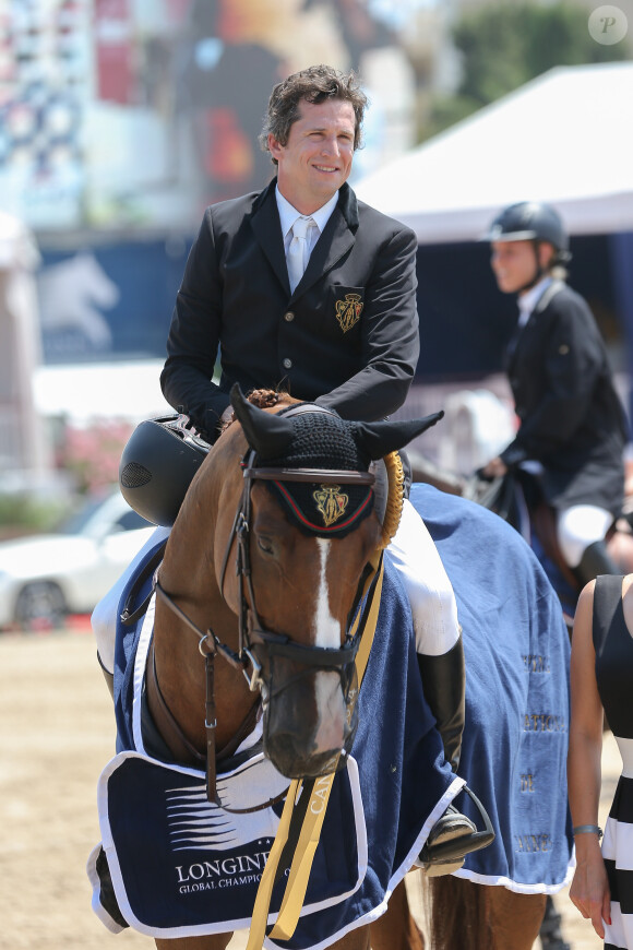 Guillaume Canet remporte le Prix VIP Riders Club au Jumping international de Cannes le 12 Juin 2014
