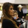 Antonella Roccuzzo, la compagne de Lionel Messi, à l'aeroport de Belo Horizonte (Brésil), le 22 juin 2014. Elle rentre en Argentine avec leur fils Thiago après avoir rendu visite à son amoureux en pleine Coupe du monde. 