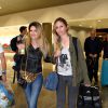Gisela Durko, chérie de Fernando Gago, avec l'actrice Isabel Macedo à l'aeroport de Belo Horizonte (Brésil), le 22 juin 2014. Elle rentre en Argentine après avoir rendu visite à son amoureux en pleine Coupe du monde. 