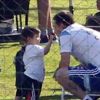 Lionel Messi s'entraîne avec son fils Thiago le 22 juin 2014 à Belo Horizonte pendant la Coupe du monde au Brésil. 