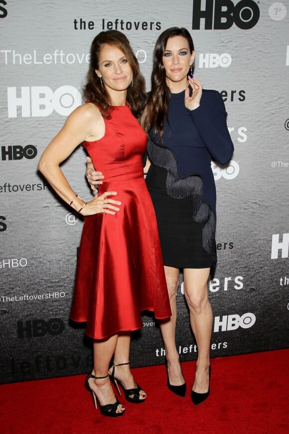 Amy Brenneman, Liv Tyler lors de la présentation de la série HBO "The Leftovers" à New York le 23 juin 2014