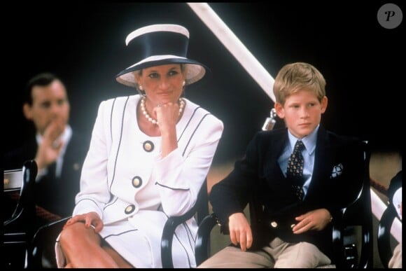Archives - Lady Diana et le prince Harry, à Londres, le 19 août 1995.