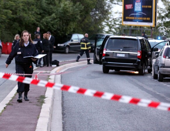 La Police judiciaire des Alpes Maritimes procède aux premiers relevés de preuves dans le véhicule où Helene Pastor, la soeur de Michel Pastor, l'ancien magna de l'immobilier monégasque décédé il y a quelques mois, a été assassinée alors qu'elle sortait de l'hôpital de l'Archet à Nice le 6 mai 2014.
