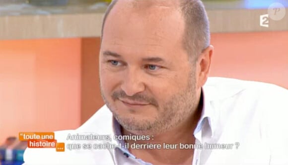 Cauet sur le plateau de l'émission "Toute une histoire" sur France 2. Le 25 juin 2014.