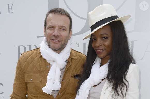 Samuel Le Bihan et sa compagne Daniela Beye lors de la 4ème édition du "Brunch Blanc" sur le bateau Le Paquebot à Paris, le 29 juin 2014.