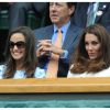 Kate et Pippa Middleton au tournoi de Wimbledon le 8 juillet 2012.