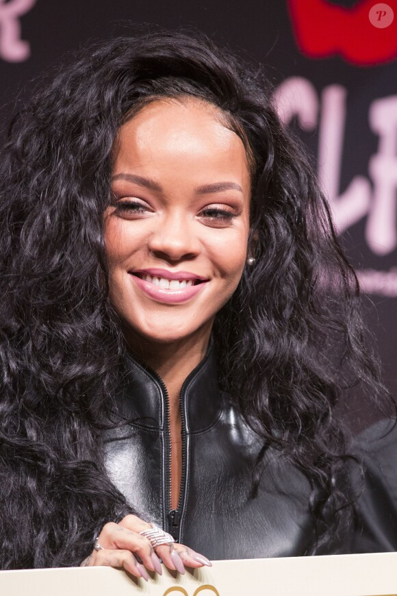 Rihanna lors d'une conférence de presse au Hard Rock Café à Paris, le 5 juin 2014.