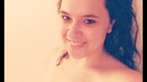 Magalie Vaé : Son selfie coquin en sortant de la douche...