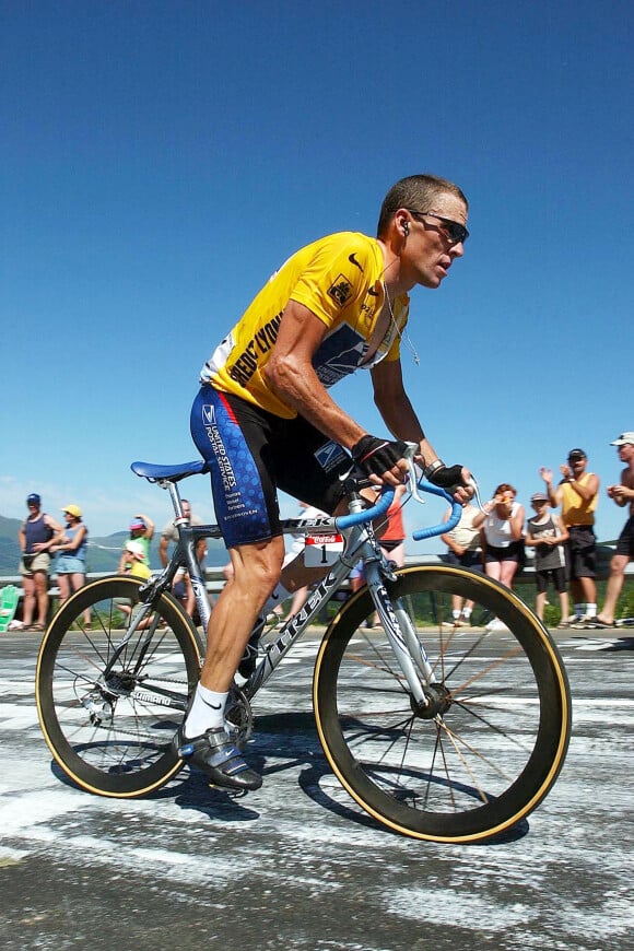 Lance Armstrong lors de l'étape du Tour de France entre Lanmezan et le Plateau de Beille, le 19 juillet 2002