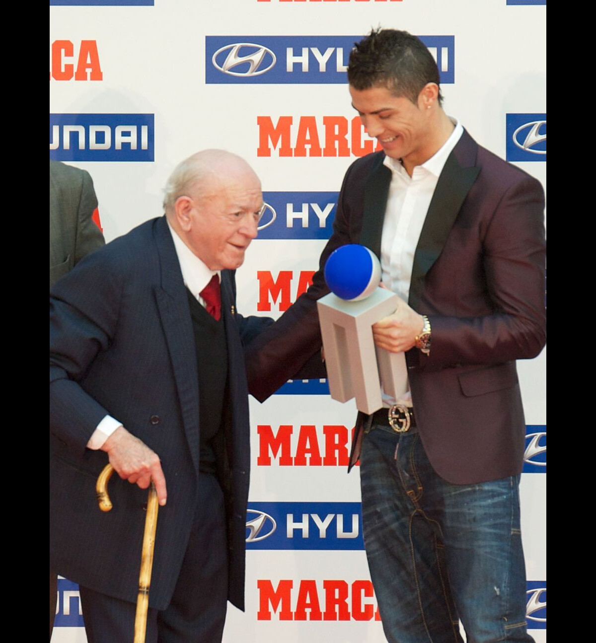 Photo Alfredo Di Stefano et Cristiano Ronaldo à Madrid le 18 mars