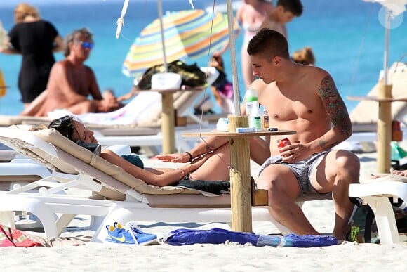 Marco Verratti avec sa compagne Laura sur l'île de Formentera, le 5 juillet 2014