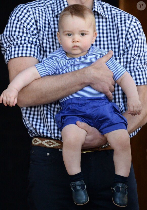 Le prince William, duc de Cambridge, Kate Middleton, duchesse de Cambridge, et leur fils le prince George visitent le zoo Taronga à Sydney, lors de leur visite officielle en Australie. Le 20 avril 2014
