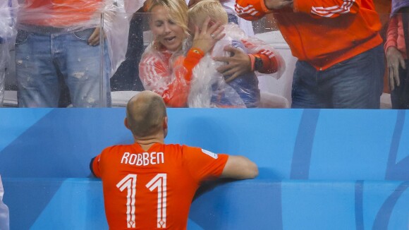 Brésil 2014 - Arjen Robben : Son fils en pleurs et inconsolable après la défaite