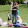 Katie Holmes et Suri Cruise passent du temps dans un parc de New York, le 30 mai 2014.