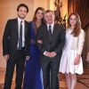 Rania et Abdullah II de Jordanie avec leurs aînés Hussein et Iman, sur leur 31 pour aller au mariage de la princesse Ayah, le 22 mai 2014