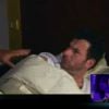 Michaël Youn se fait réveiller par Messmer en pleine nuit en vue d'une séance d'hypnose (Stars sous hypnose, diffusé le vendredi 11 juillet 2014 sur TF1.)