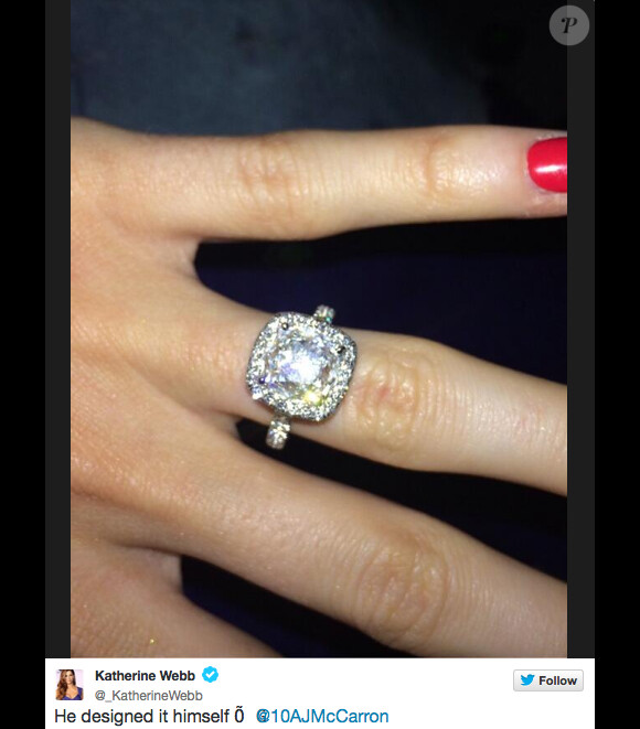 Katherine Webb montrant sa bague de fiançailles, en mars 2014. Katherine Webb, Miss Alabama 2012, et AJ McCarron, nouveau quarterback des Cincinnati Bengals, se sont mariés le 12 juillet 2014 à Orange Beach.