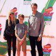 Tony Hawk et sa femme Cathy - Cérémonie des Kids Choice Sports Awards à Westwood, le 17 juillet 2014. K