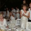 Ivana Trump et Joan Collins lors de la 19e Soirée Blanche, le 14 juillet 2014 aux Moulins de Ramatuelle.
