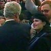 Capture d'écran de la célèbre vidéo dans laquelle on peut voir Monica Lewinsky et Bill Clinton lors des célébrations de ré-élection à la Maison Blanche le 6 novembre 1996.
