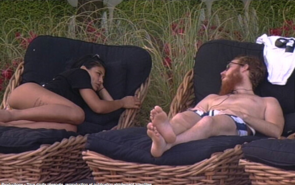 Jessica teste Geoffrey en lui disant qu'il irait bien avec Leila. Le 24 juillet 2014 dans Secret Story 8 sur TF1.