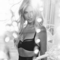 Britney Spears : Sexy et le regard mutin dans son élégante lingerie
